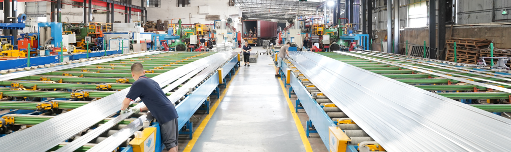 precision aluminum tile trim extrution in manufacturing precision aluminum tile trim extrution in manufacturing